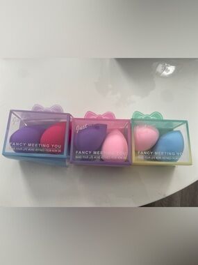 New in Box! 6 Beauty Blenders